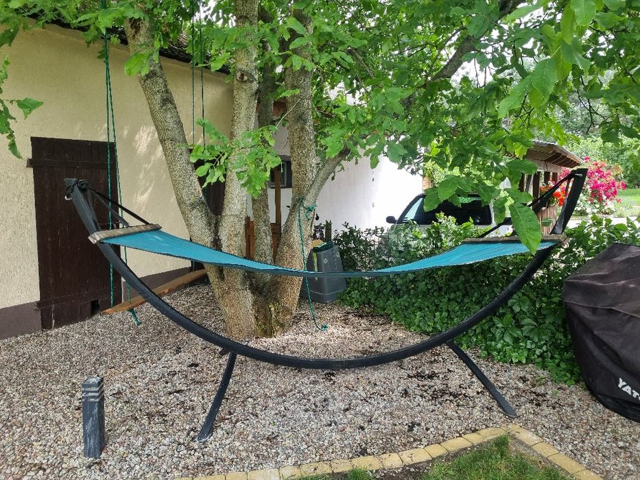 Hamak ogrodowy na stelażu