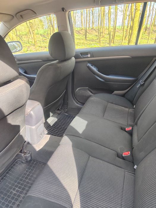 Toyota avensis Тойота авенсіс