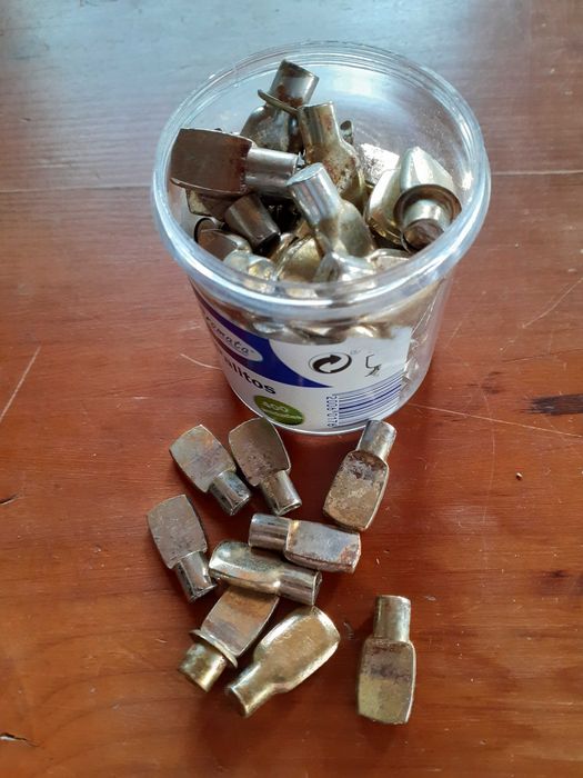 100 Ilhós de armários