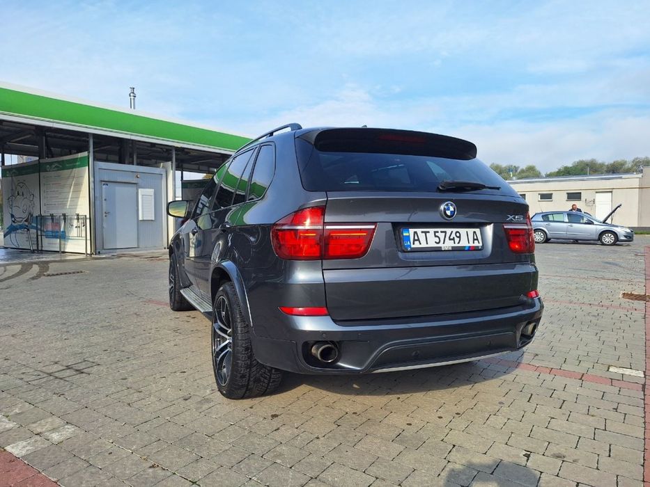 BMW x5 2012 рік.