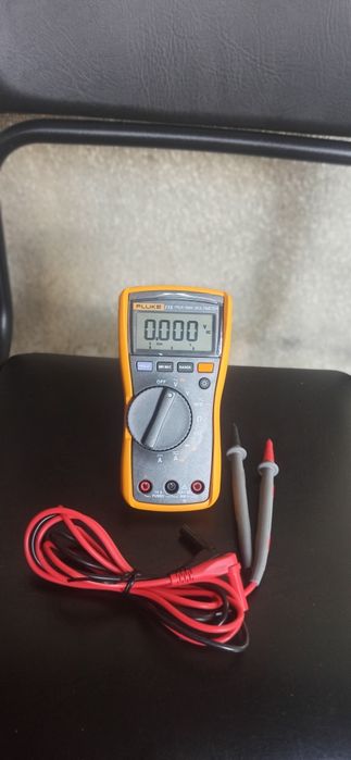 Мультиметр Fluke 115
