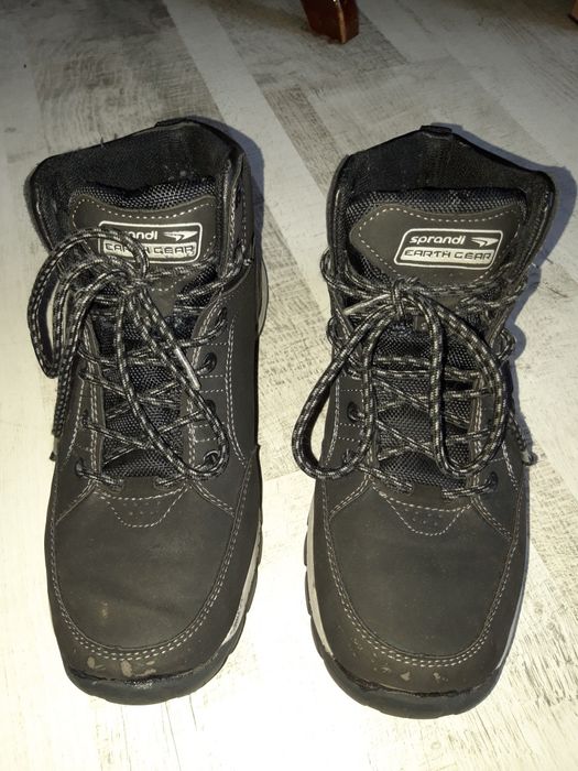 Buty sportowe jesień rozm. 40