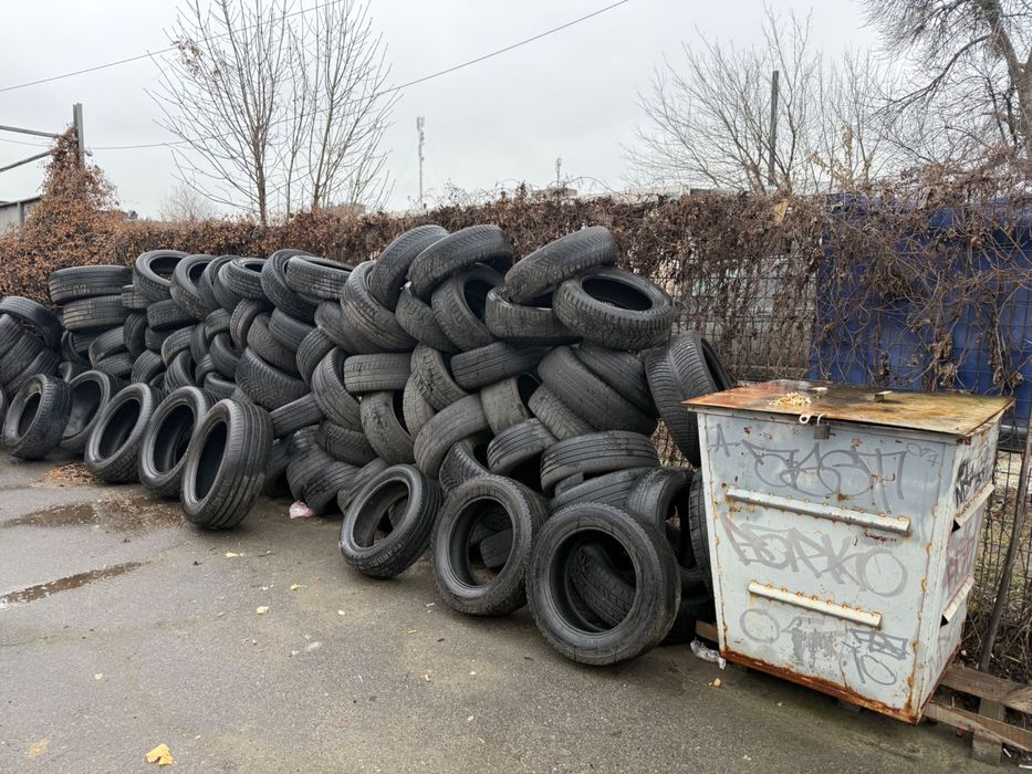 Отдам на утилізацію шини