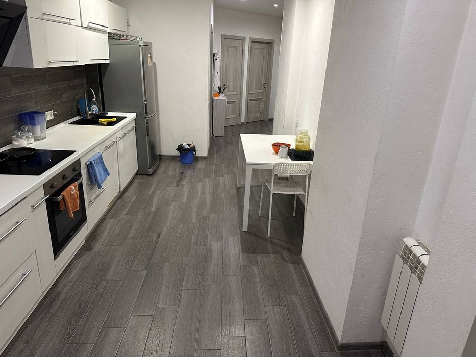 Кімната Позняки для дівчини без власників  є генератор для ліфту