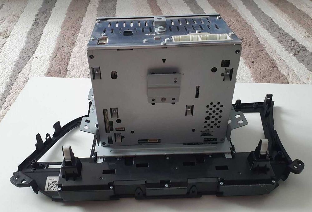 Продам автомагнітолу для автомобіля Hyundai Elantra 2016 року