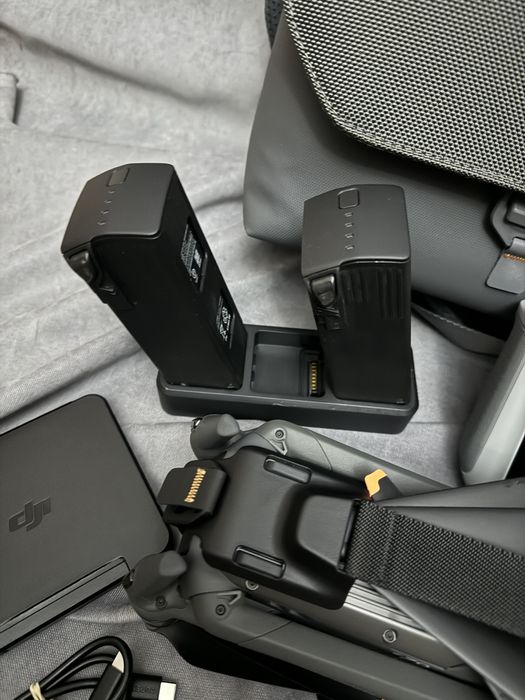 Розрочка дрон DJI Mavic 3 Pro  Fly More Combo