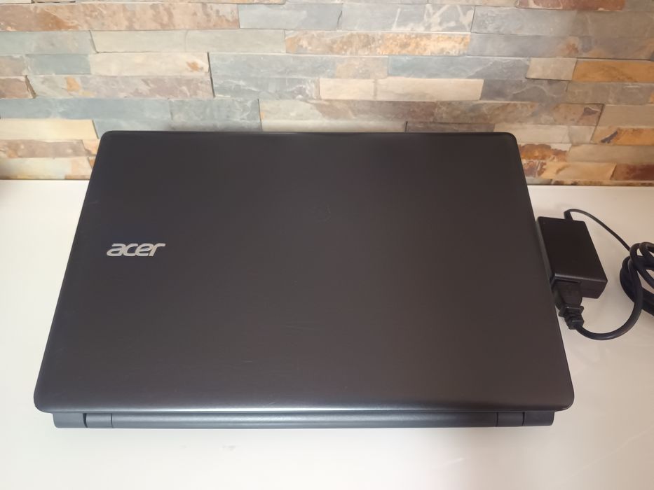 Portátil Acer / 8GB RAM / SSD 120GB / Gráfica dedicada