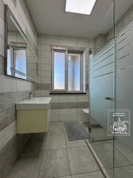 Добротний цегляний будинок в передмісті Рівного (село Бармаки)