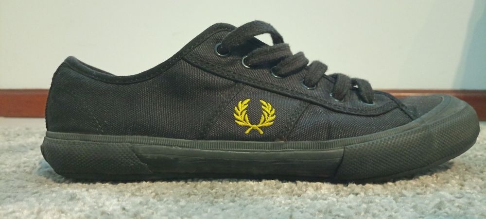Sapatilhas Fred Perry, tamanho 42