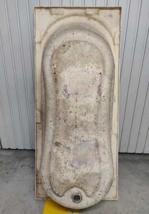 Banheira em acrílico em bom estado