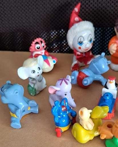 Bonecos PVC , Kinder, Vários...