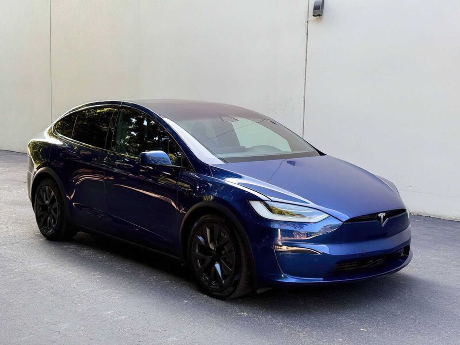 Tesla Model X      2022