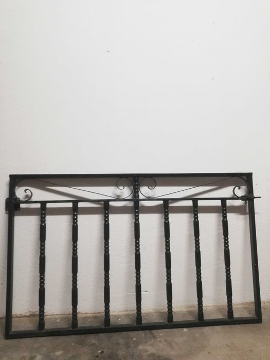 Portão de ferro pequeno