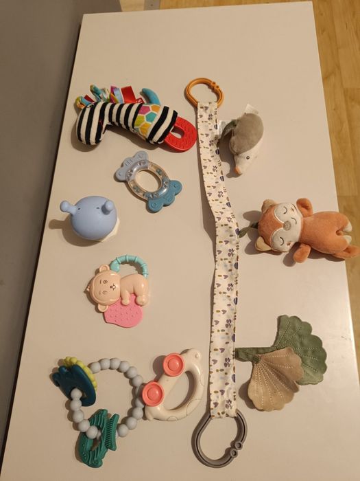 Zabawka niemowlę grzechotki