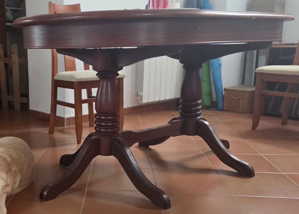 Mesa de sala em madeira maciça