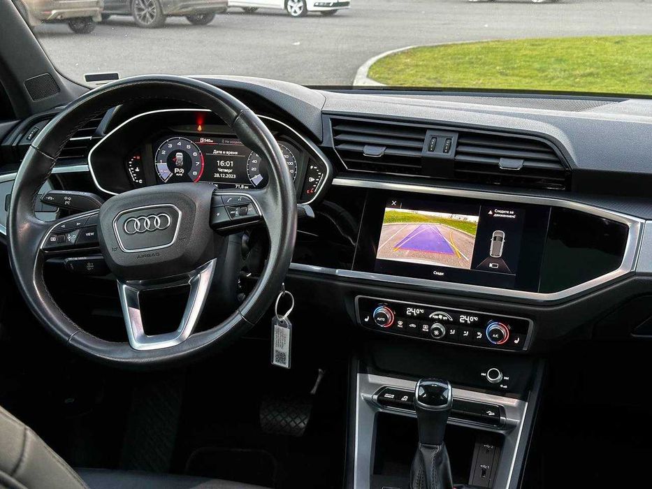 AUDI Q3      2021