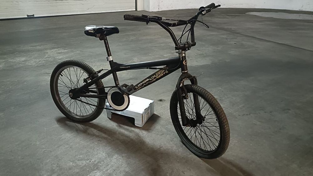 Bicicleta de rapaz (estilo Bmx)