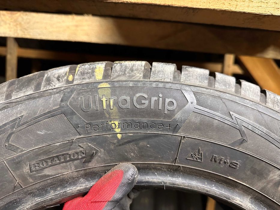 Шини зима майже нові 255/55R18 GOOD YEAR UltraGrip Perfomance + 2шт 8+мм 22/23
