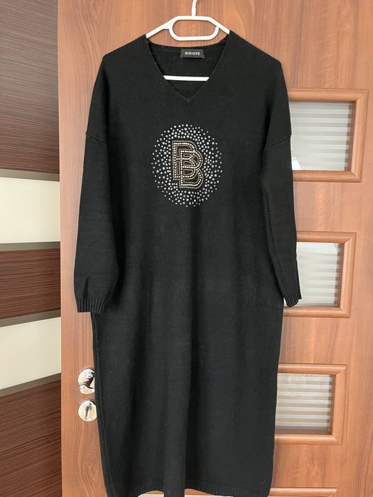 Sukienka sweterkowa czarna rozm.  M/L długa za kolano