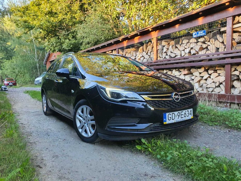 Opel Astra Wynajem, Wynajem na lotnisku,