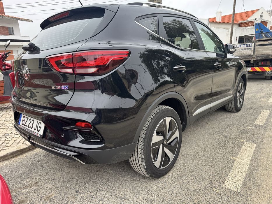 MG ZS Luxury com 16.000 kms