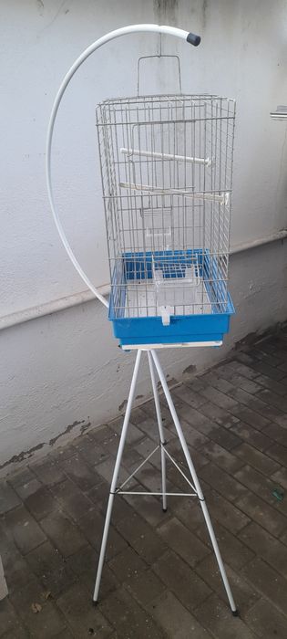 Gaiola para passaros e suporte