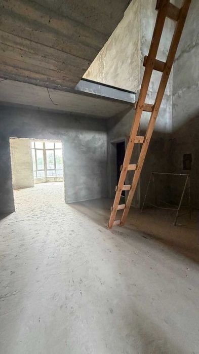 Продаж 2-рівневої квартири на Чорновола