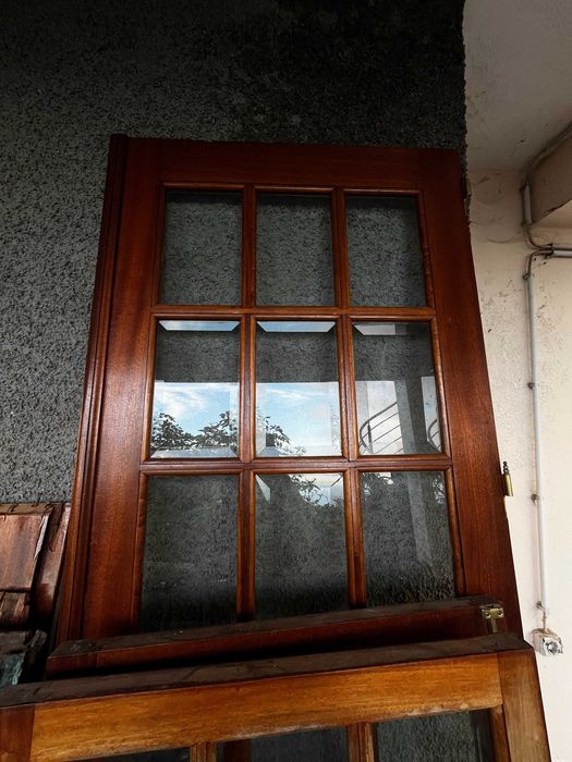 Portas em Madeira Maciça Envidraçadas – Estilo Clássico/Rústico