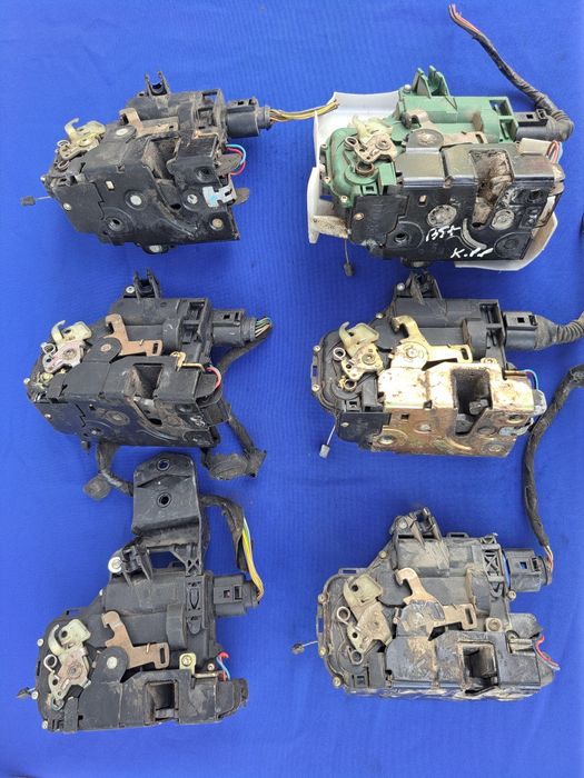 Замок Дверей передній VAG Пасат б5 Гольф 4 Бора Октавія Фабія ібіца