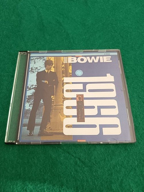 David Bowie  original cds.