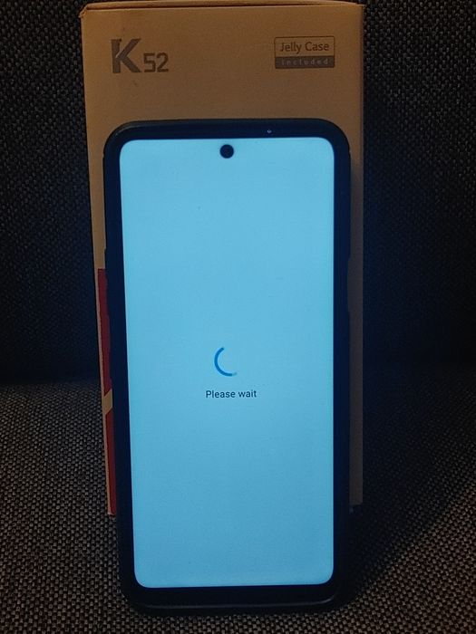 Telefon.  LG K52