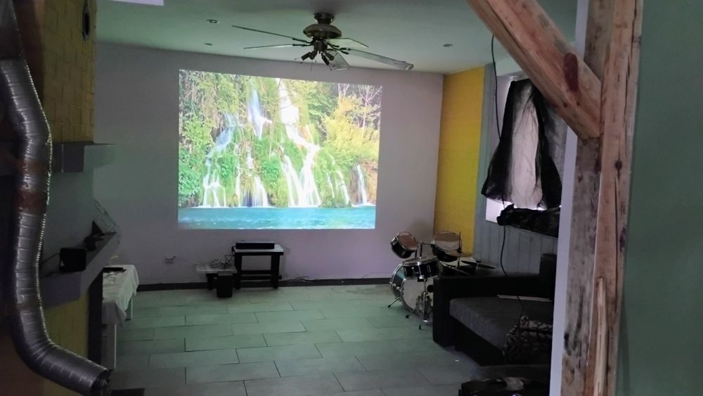 Witam posiadam na sprzedaż projektor