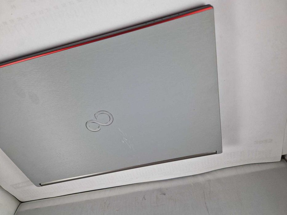 Laptop Fujitsu Siemes Lifebook E754 i5/500GB/16GB zasilacz