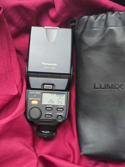 Продам оригинальную фотоспышку от Panasonic
