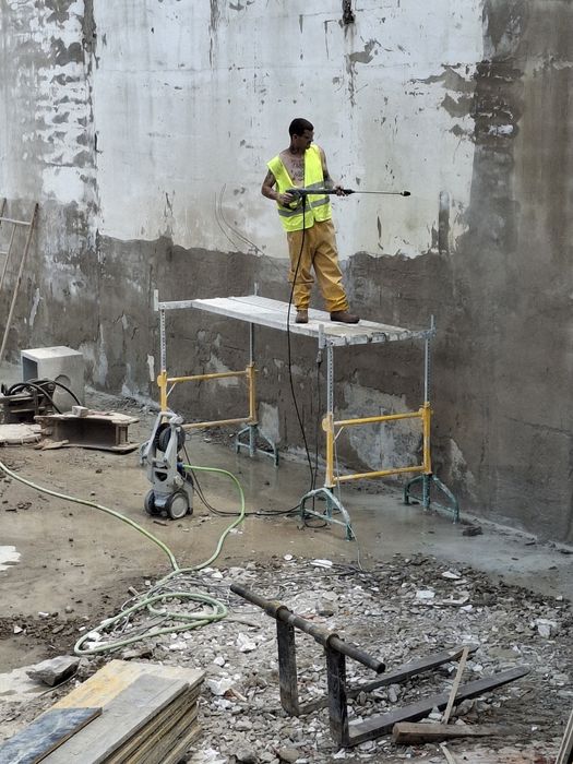 Serviços de pedreiro e trolha