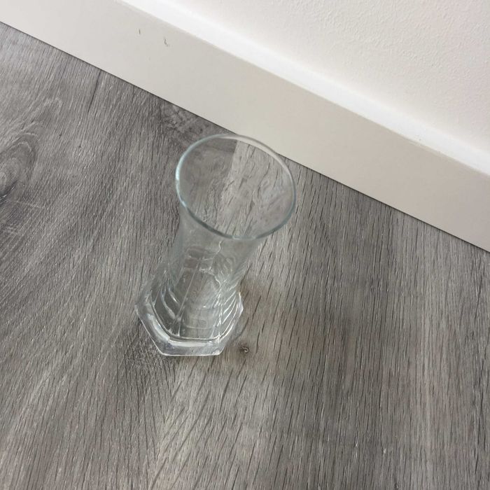 Small-sized glass vases442326323298969602