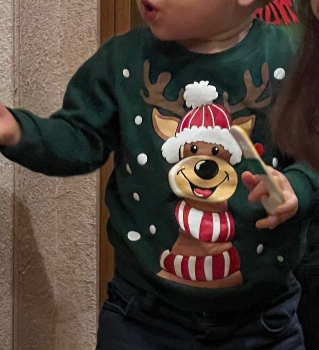 Светр новорічний з оленем дитячий