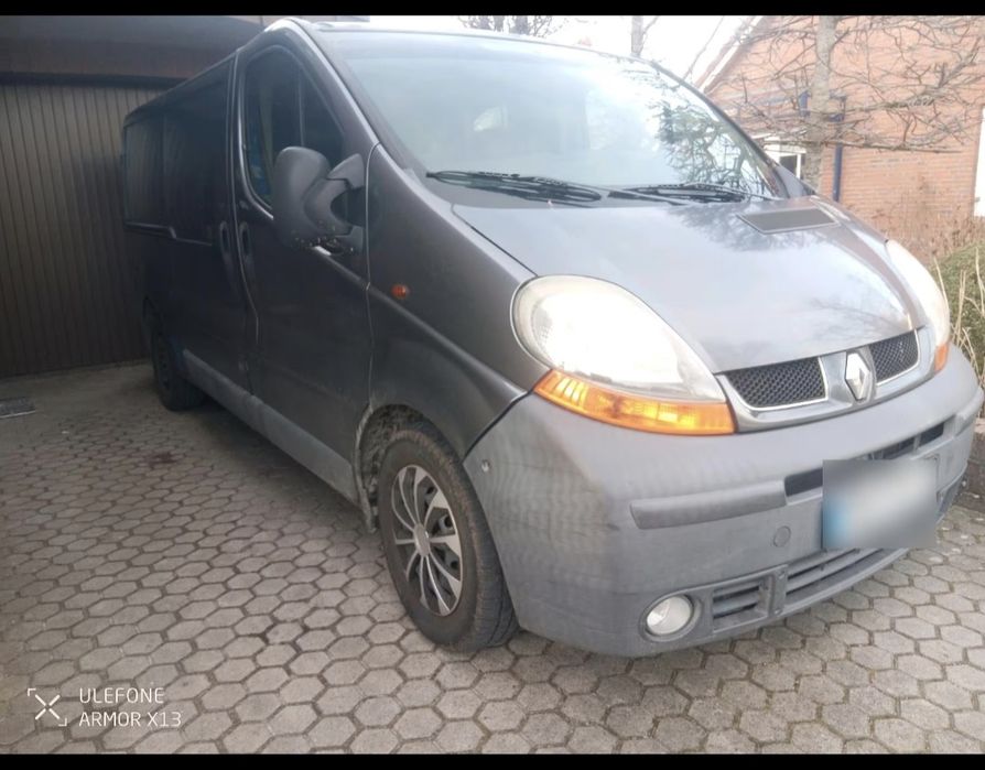 Renault trafic  II 2,5 dci 2004 rok