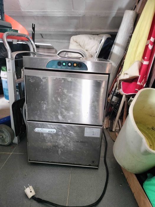 Maquina de lavar chavenas e copos