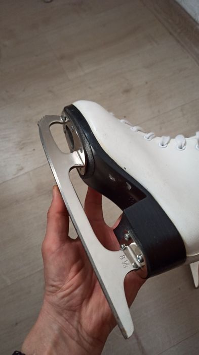 Ковзани для дівчинки