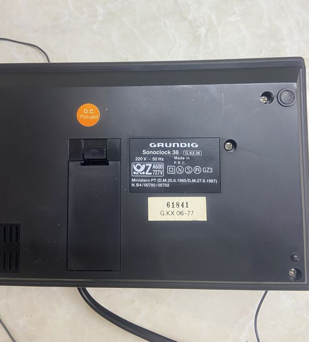 Grundig Sonoclock 38 радіо будильник