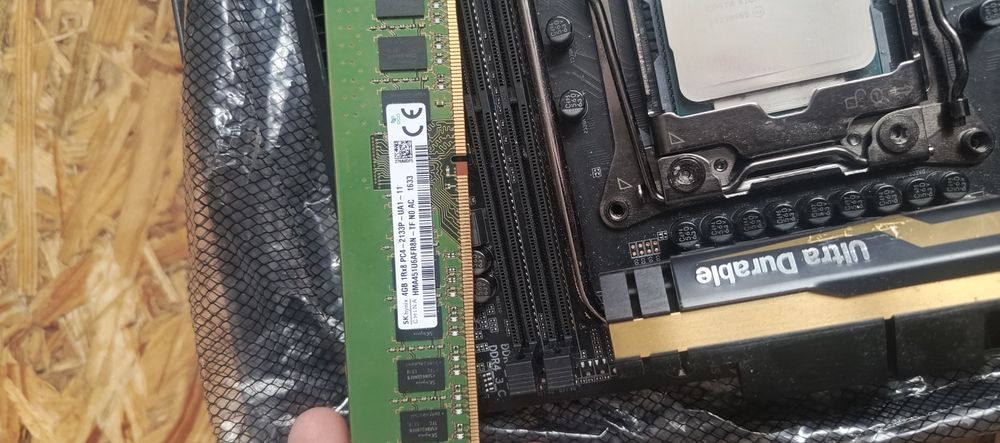 Продам материнську плату серверну