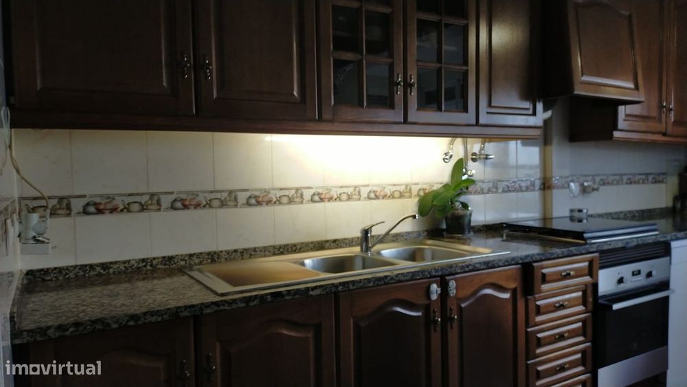 Apartamento T2 Venda em Rio de Mouro,Sintra — Rio de Mouro, Lisboa