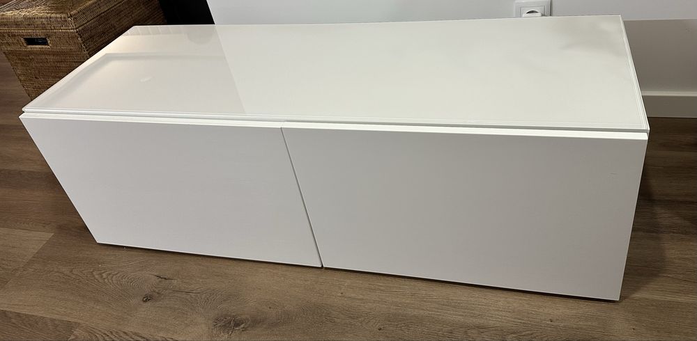 Movel Tv Besta ikea com portas tampo em vidro