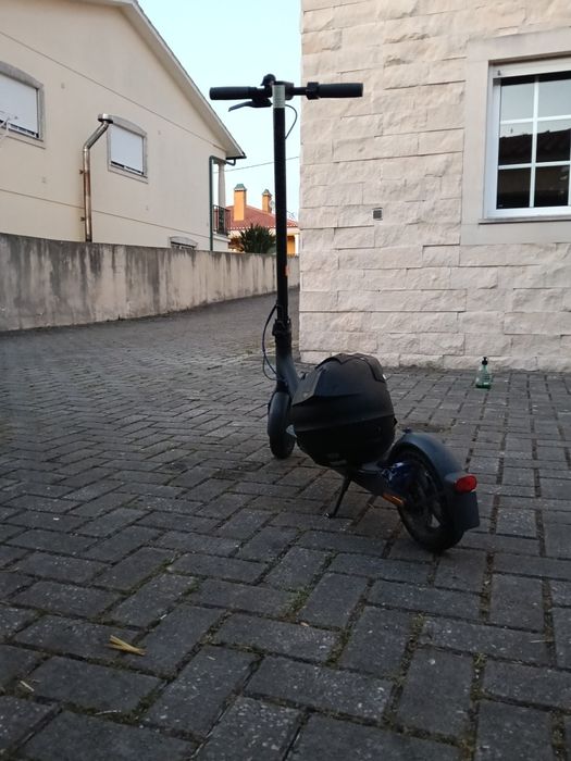 Xiaomi Electric Scooter Mi 3 (Como Nova) + Capacete Opcional