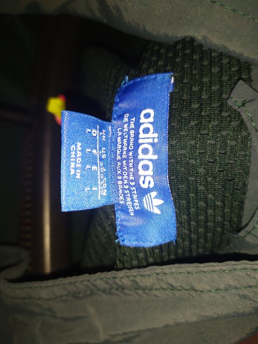 Вітровка Adidas Розмір L-M
Довжина - ,63см
Ширина -56 см
Рукав -73 см