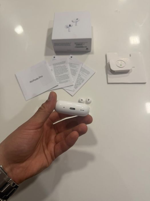 Apple AirPods Pro – Caixa + Acessórios