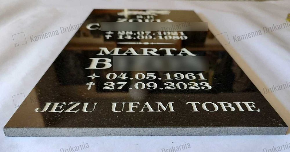 Tablica granitowa 25 cm x 30,5 cm ze zdjęciem (czarno-białe)