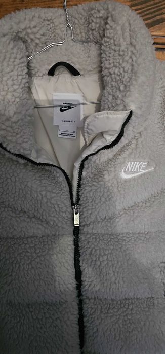 Kurtka futerko damskie nike S