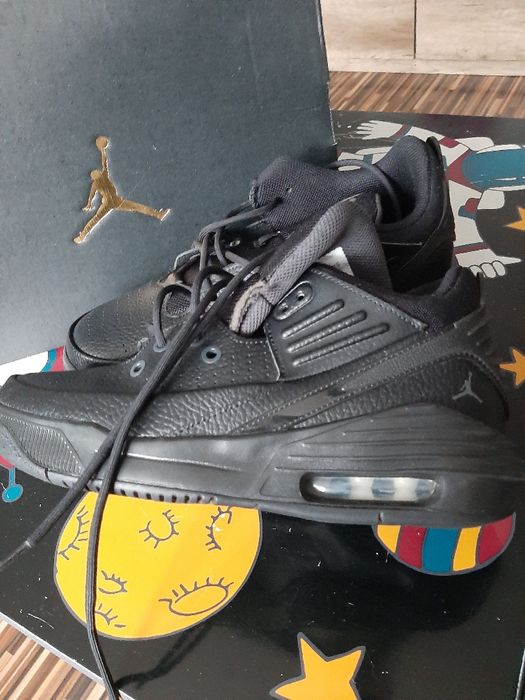 Sprzedam nowe buty Jordan max aura 5 roz.40